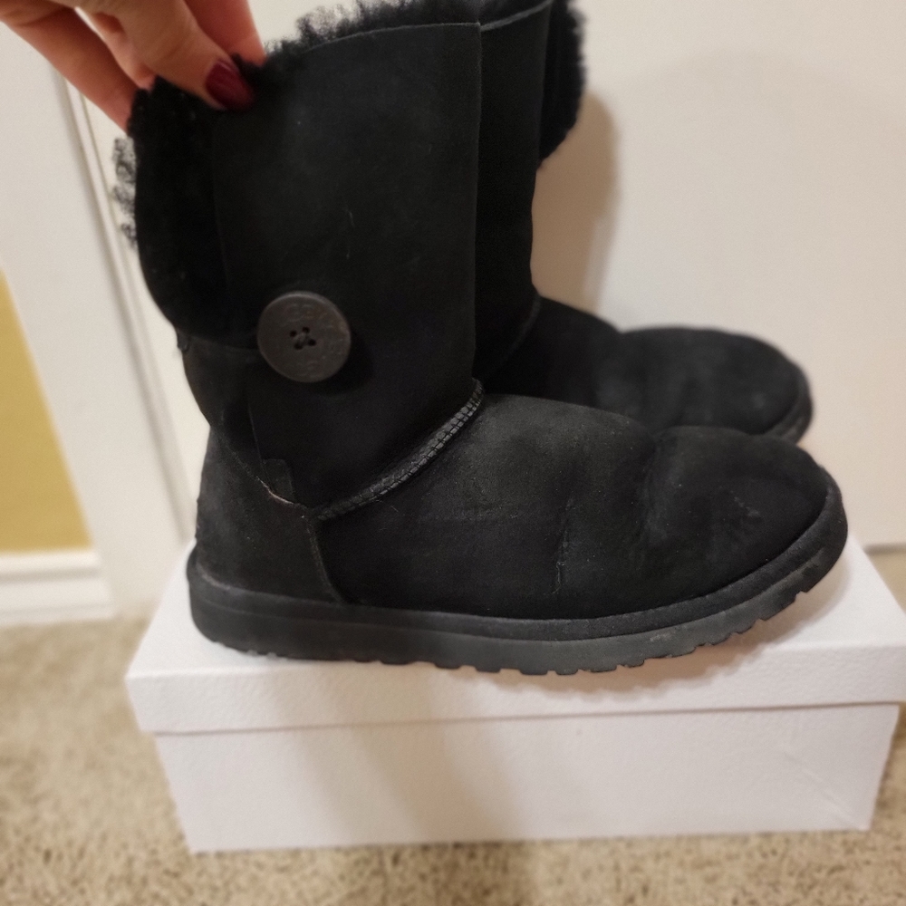 Ugg boots black